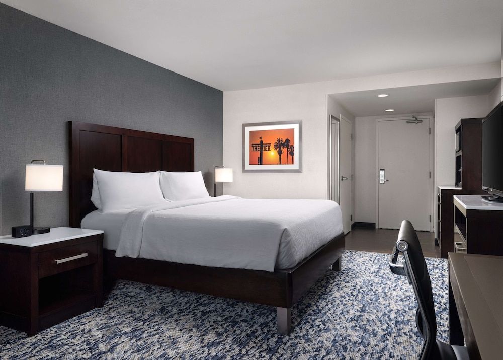 Room, 1 King Bed, Accessible (Hearing)