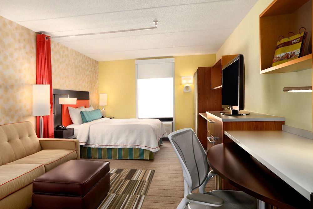 Studio, 1 Queen Bed, Accessible, Bathtub
