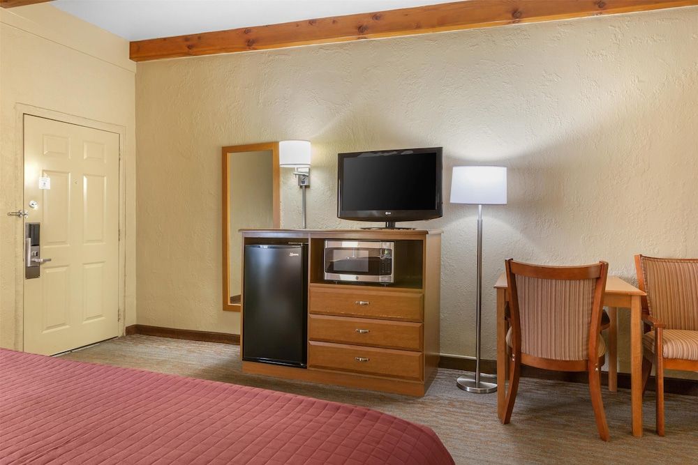 Best Western Canyon De Chelly Inn Standard Room, 1 King Bed, Non Smoking 8