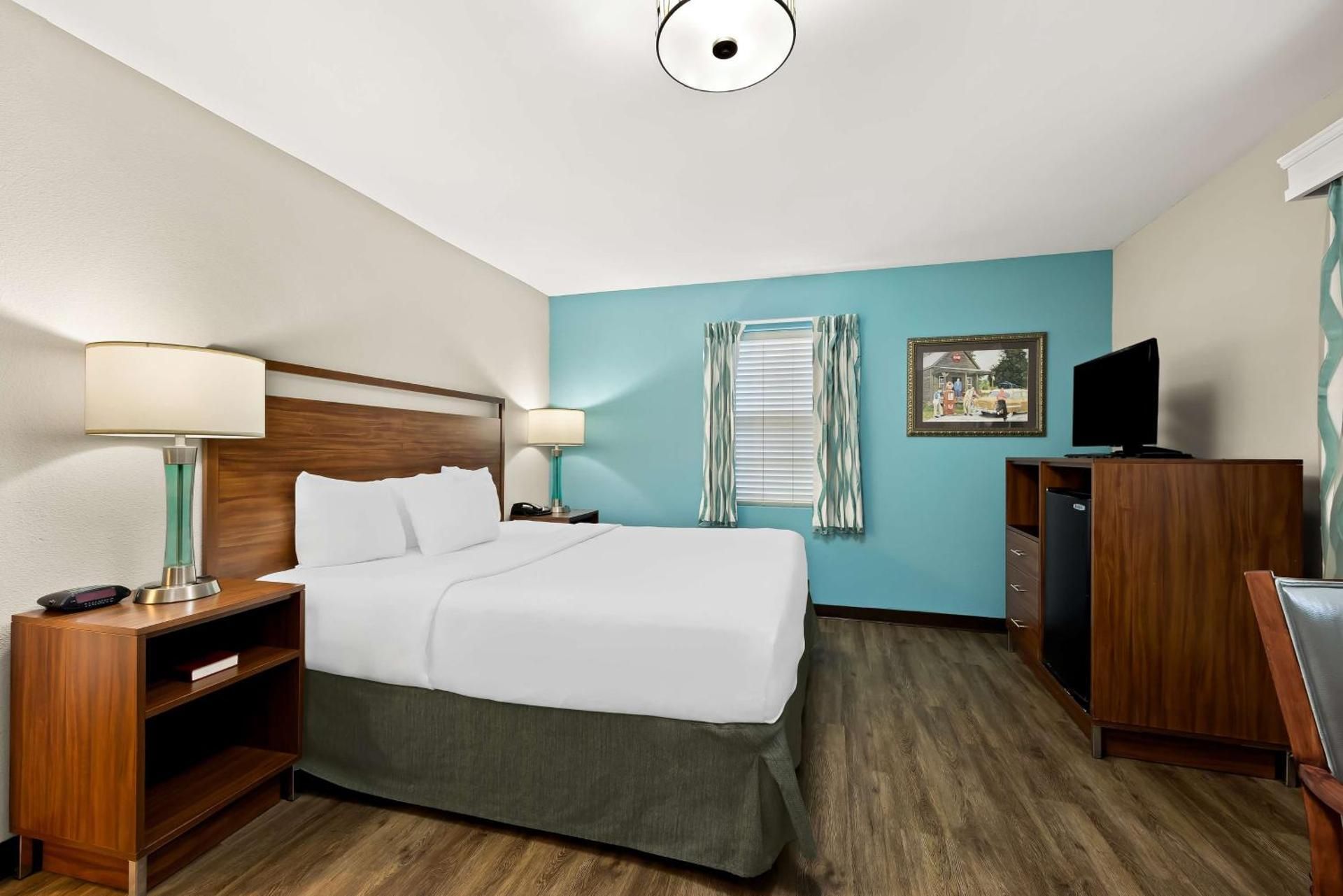Suite - 1 King 1 Double-single Bunk Bed, Nonsmoking, Family Room