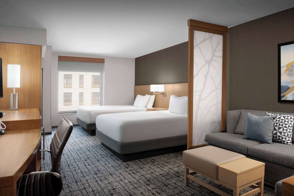 Two Queen Beds (with sofa bed)