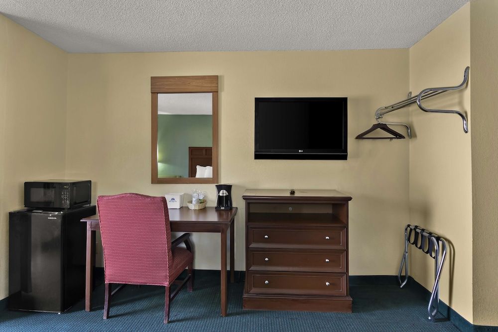 Americas Best Value Inn Edenton Room, 2 Double Beds, Non Smoking 6