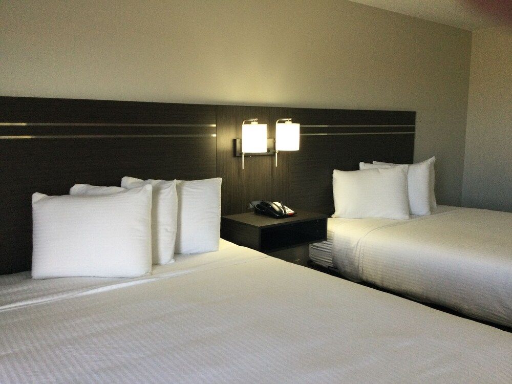 Americas Best Value Inn Muskogee Room, 2 Queen Beds, Non Smoking 4