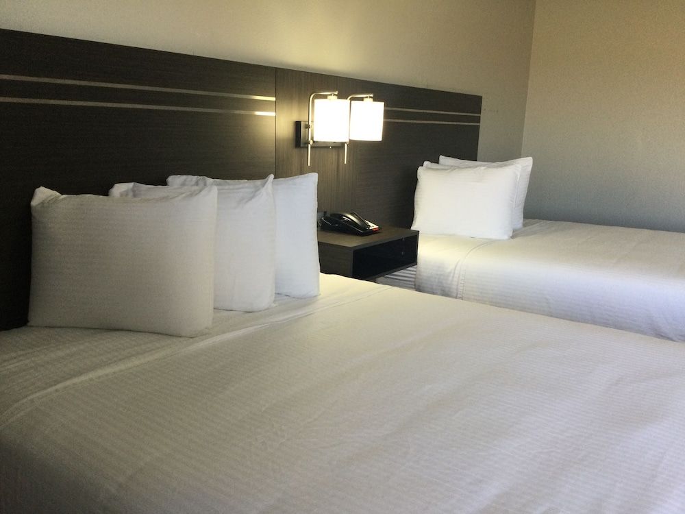 Americas Best Value Inn Muskogee Room, 2 Queen Beds, Non Smoking 3