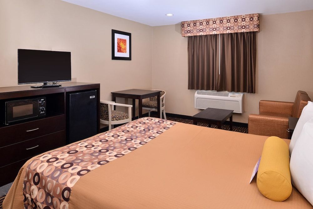 Americas Best Value Inn & Suites Madera Room, 1 Queen Bed, Non Smoking 2