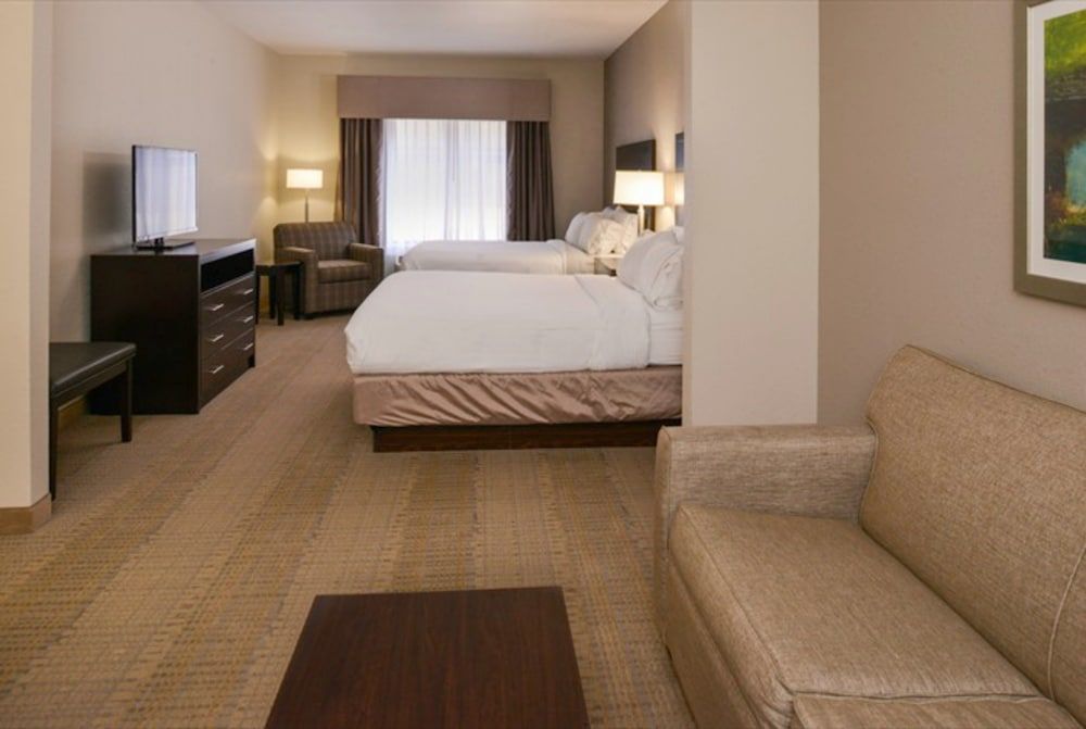 Suite, Multiple Beds