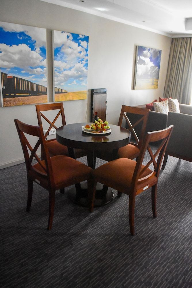 Cresta Mahalapye Executive Suite 17