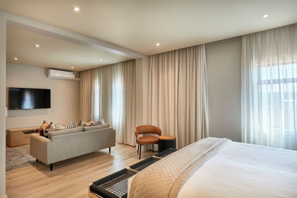 Cresta Mahalapye Superior Deluxe Suite 5