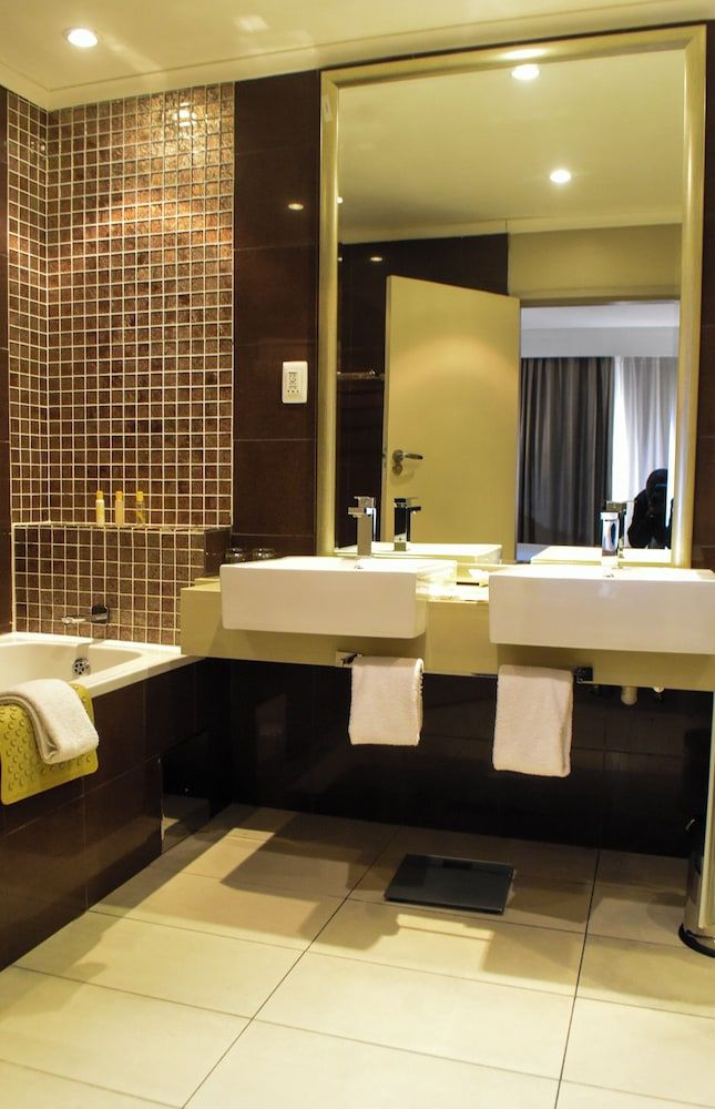 Cresta Mahalapye Executive Suite 16