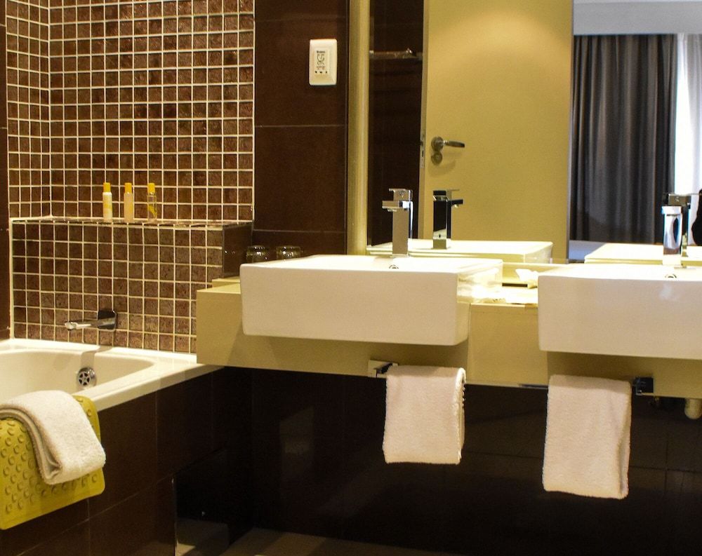 Cresta Mahalapye Superior Room 14