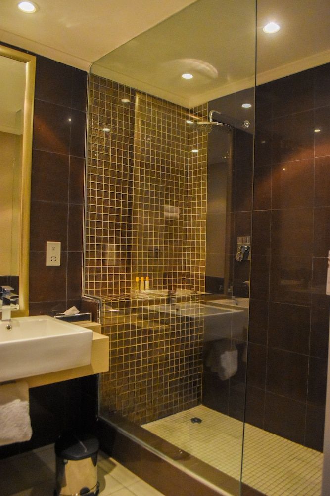 Cresta Mahalapye Executive Suite 14