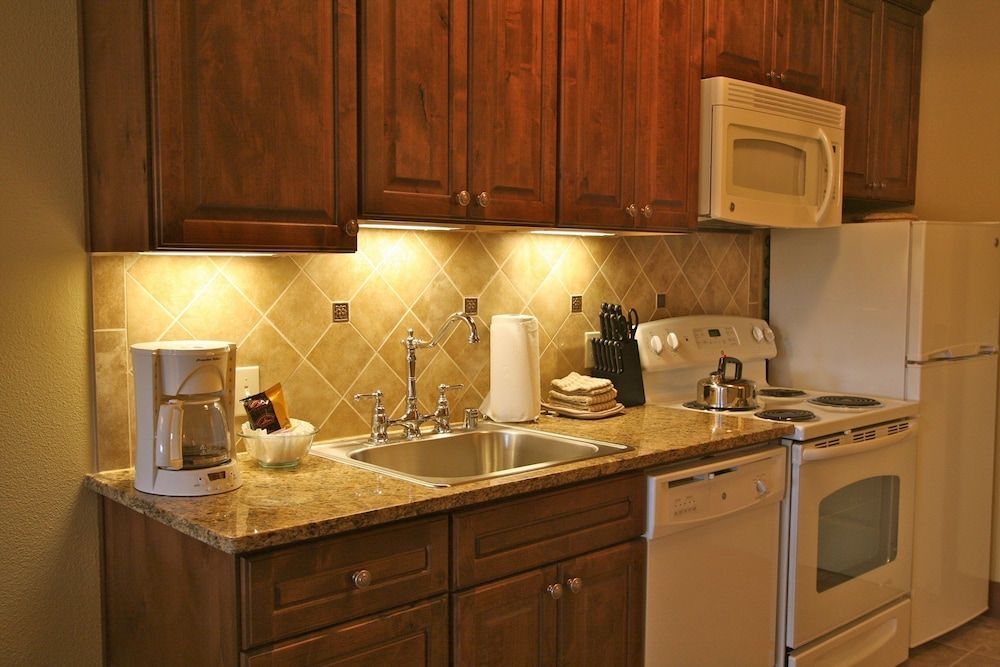 Homestead Resort Studio, 1 Queen Bed 3