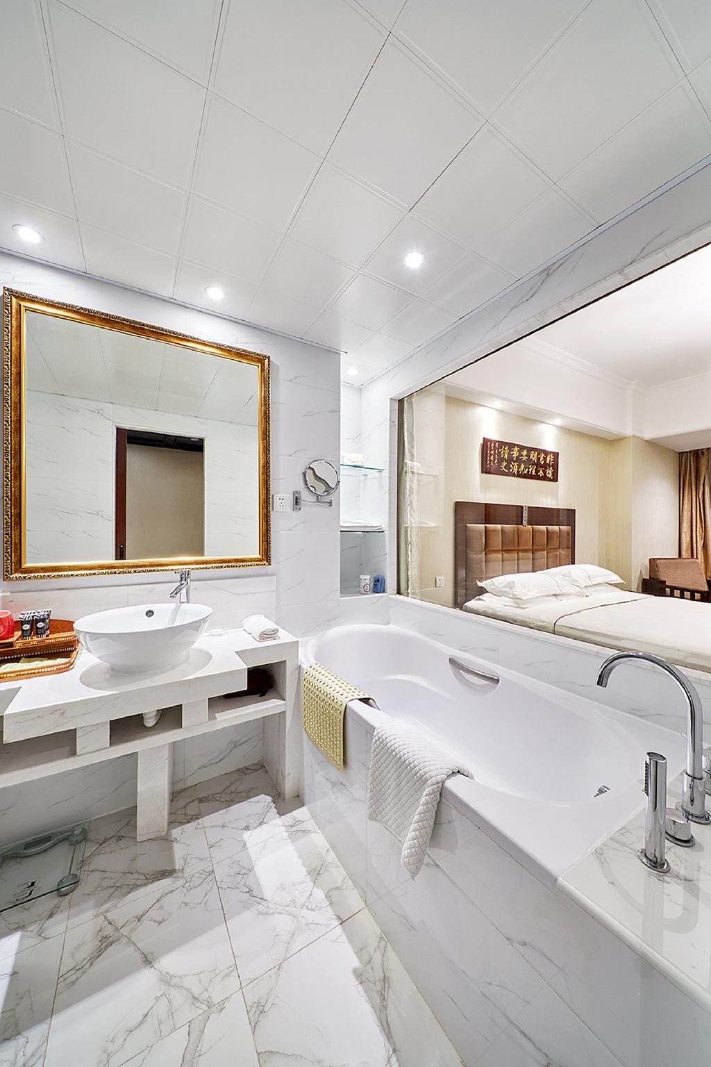 Low Floor Standard King Room