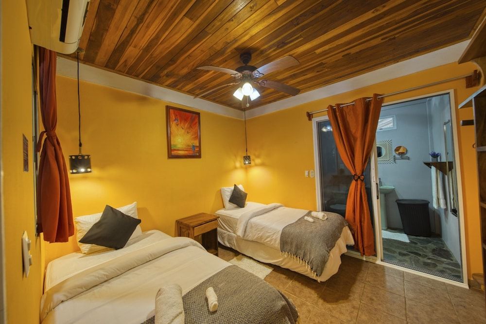 Jungle's Edge Bamboo Deluxe 2