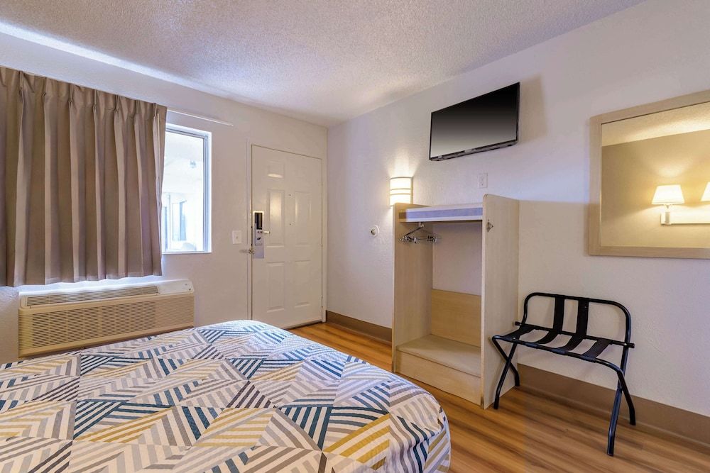 Standard Room, 1 Queen Bed, Smoking