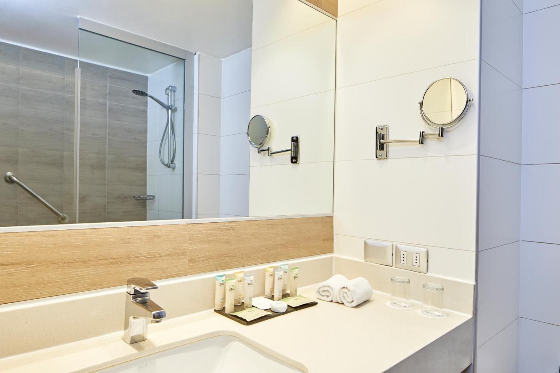 2 Queen Beds-Non-Smoking