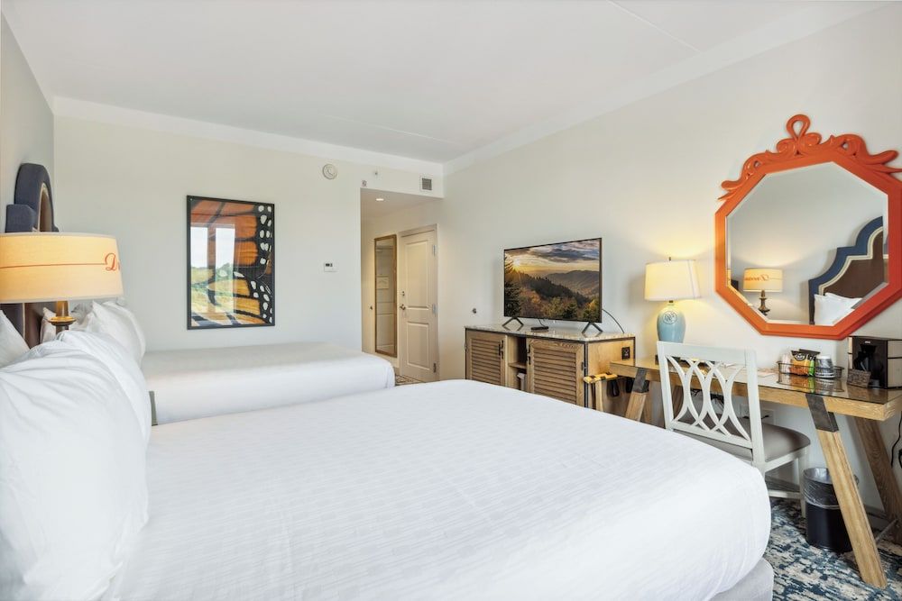 Dollywood's DreamMore Resort DMR Double Queen 3