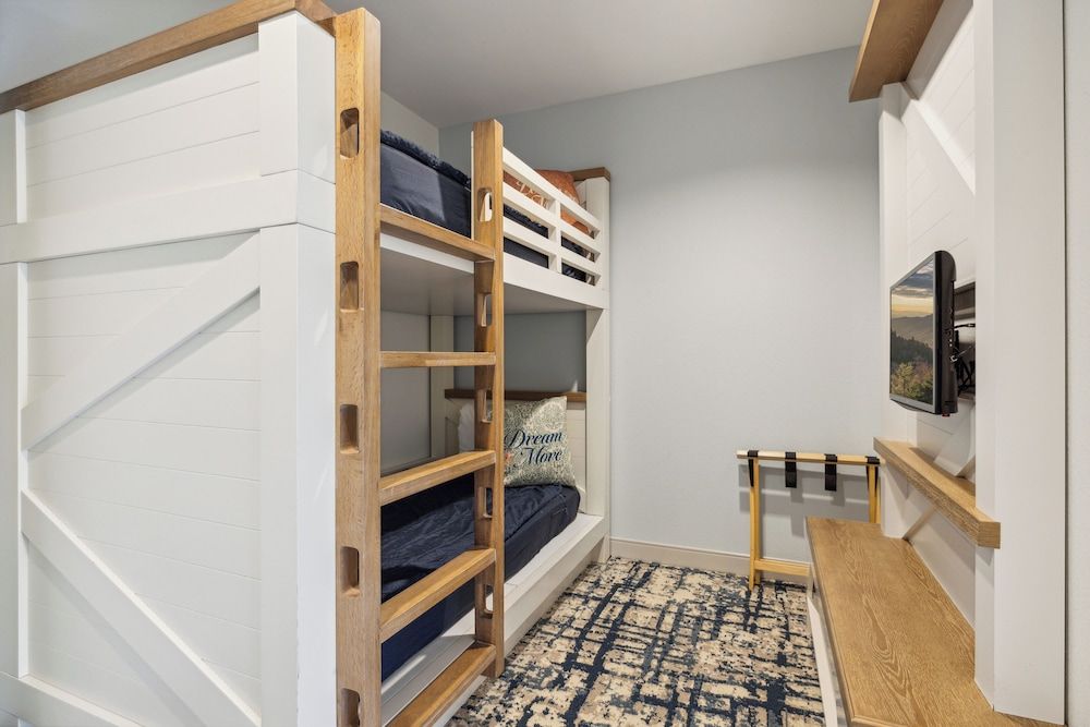 Dollywood's DreamMore Resort Family Suite 3