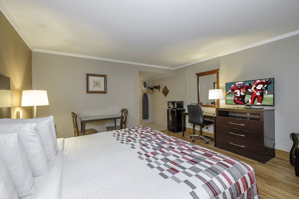 Red Roof Inn & Suites Herkimer