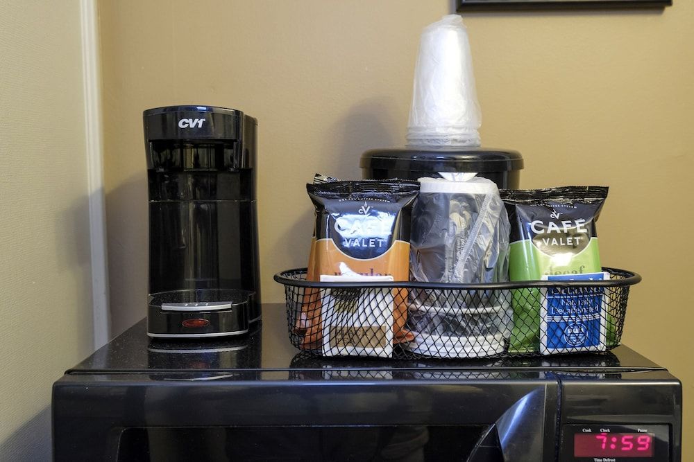 Red Roof Inn & Suites Herkimer Deluxe Room, 2 Double Beds (Smoke Free) 6