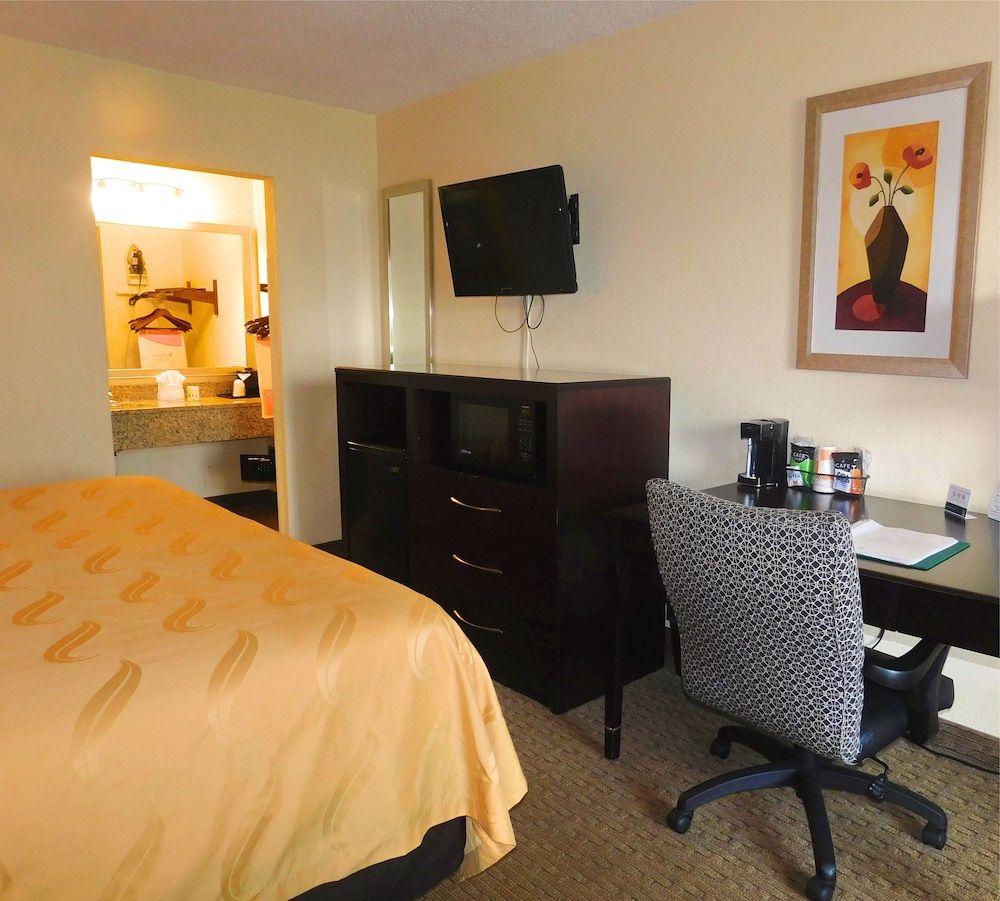 Standard Room, 1 King Bed, Non Smoking