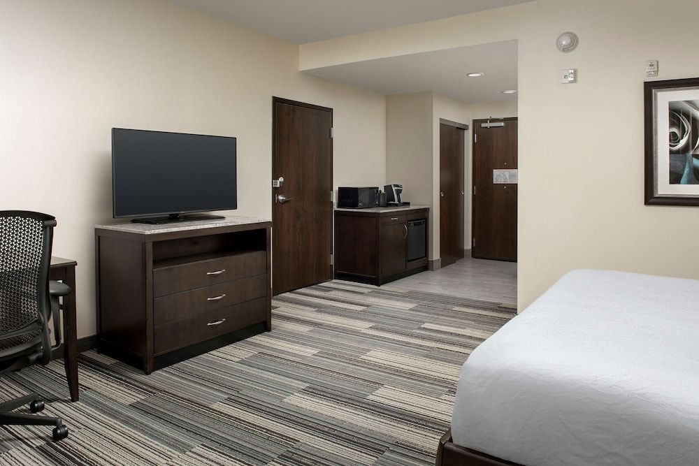 Room, 1 King Bed, Accessible, Bathtub (Mobility)