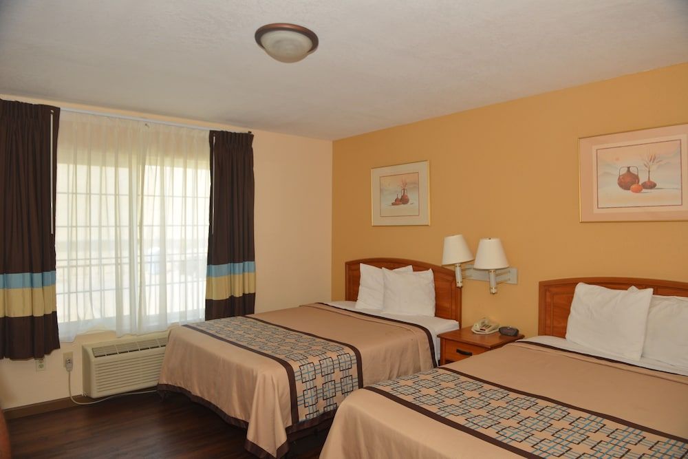 Northgate Motel Standard Room, 2 Queen Beds 2