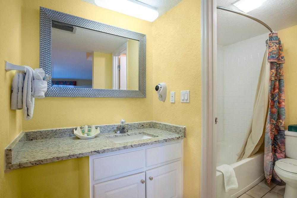 Sea Shells Beach Club Double Room, Ocean View 3