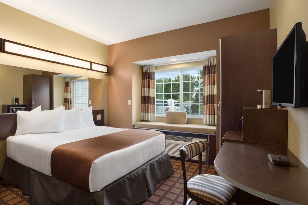 Room, 2 Queen Beds, Non Smoking (Visual/Hearing Impaired)