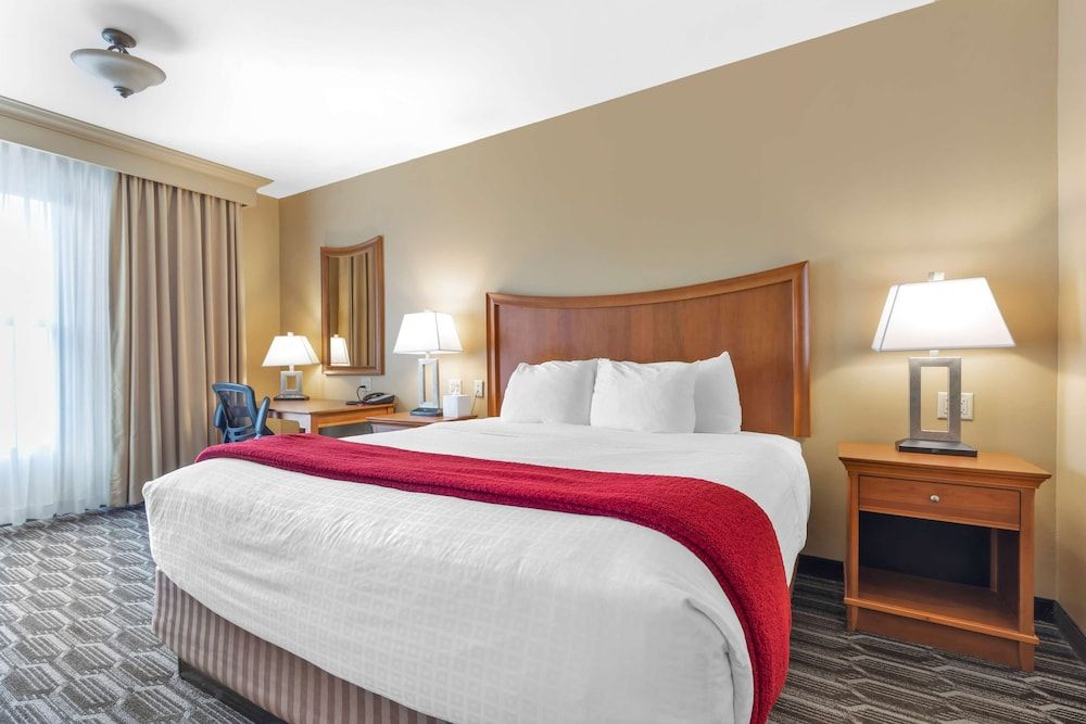 Best Western Plus Swiss Chalet Hotel & Suites