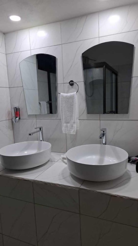 Room, 2 Queen Beds, River View