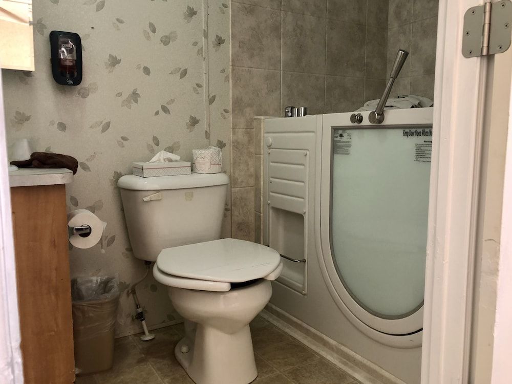 Ticaboo Lodge House, 3 Bedrooms, Non Smoking, Kitchen (Sandstone) 4