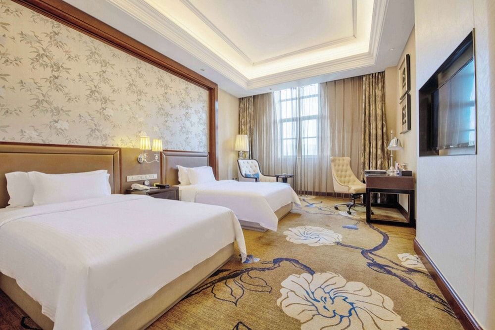 Deluxe Room, 2 Twin Beds, Non Smoking, Lake View