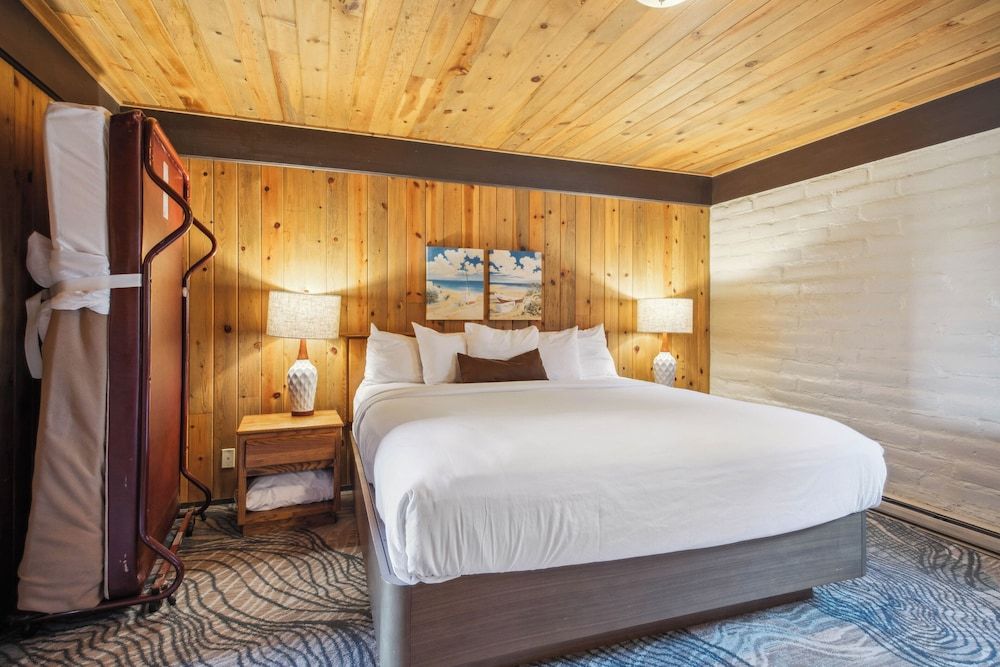 Suite, King and Queen, 2 Bedroom, Hill View, Pets Allowed