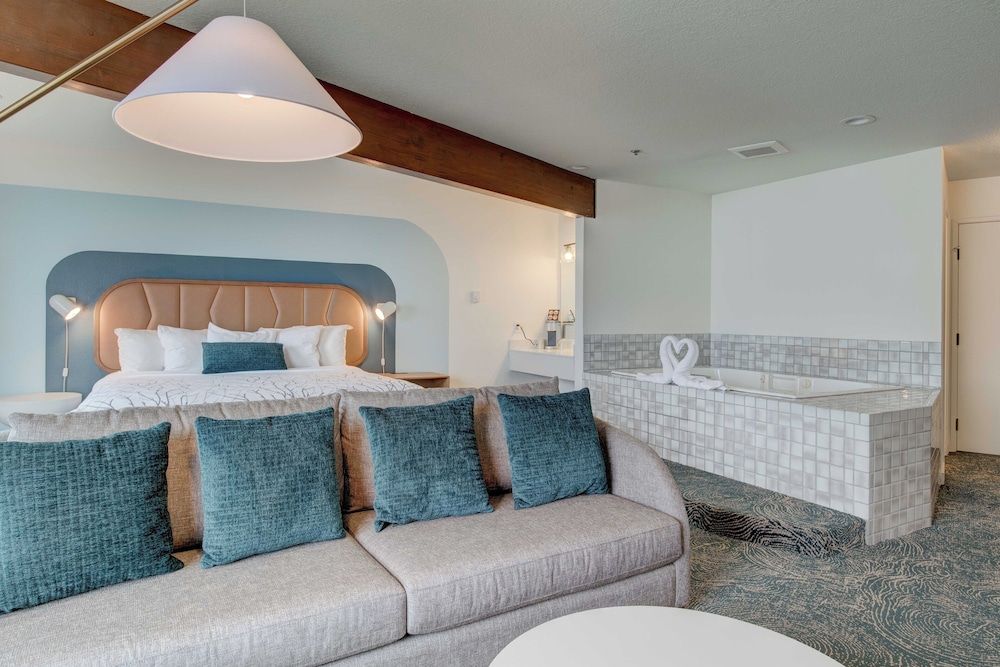 King Room, Ocean View, Jetted Tub
