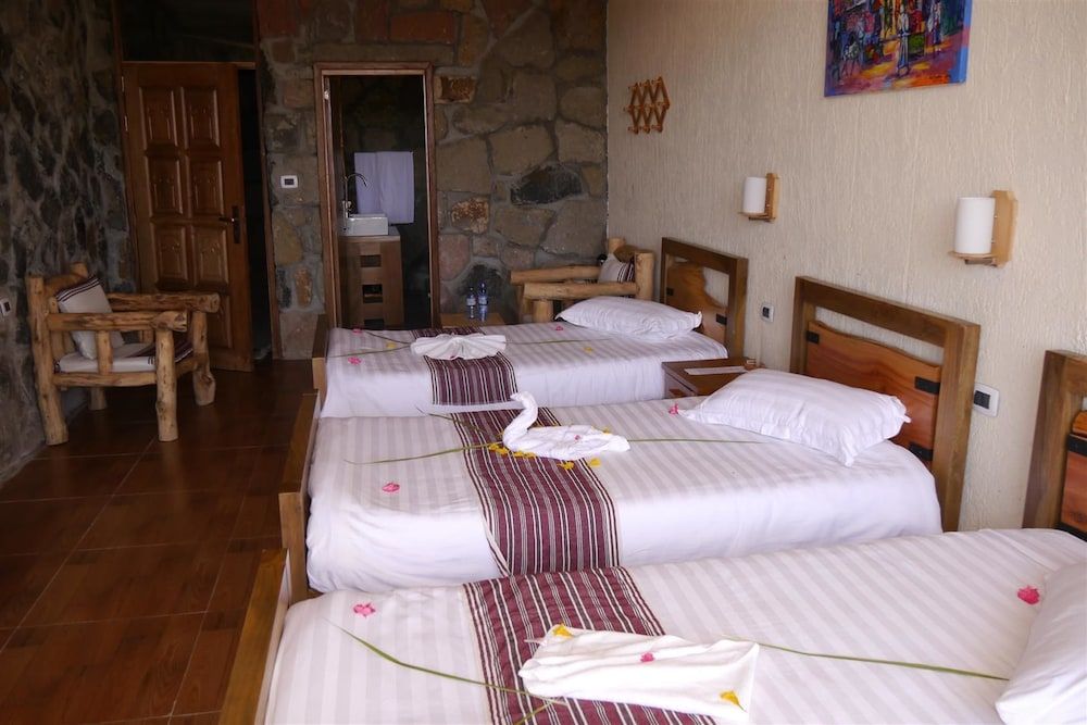 Deluxe Triple Room, 3 Twin Beds, Balcony, Mountain View