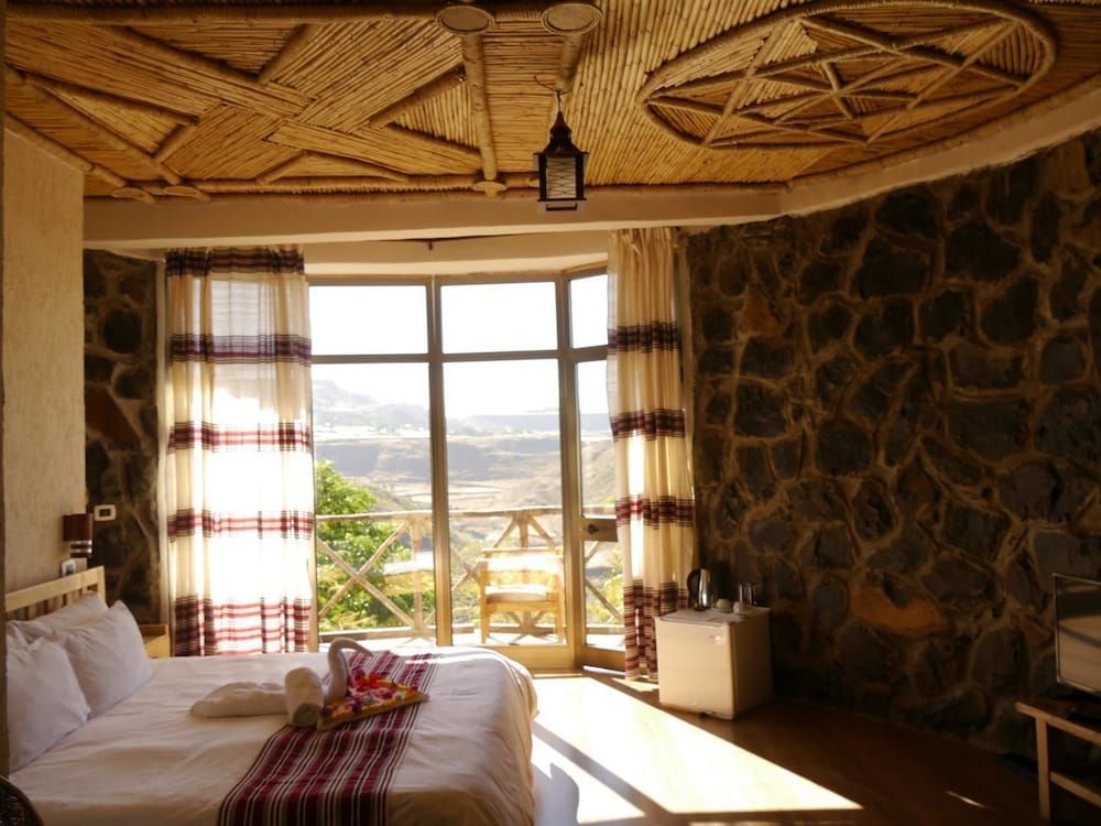 Sora Lodge Lalibela Traditional Suite, 1 King Bed, Balcony, Mountain View 2