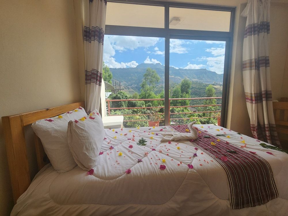 Sora Lodge Lalibela Standard Single Room, Balcony, Mountain View 11