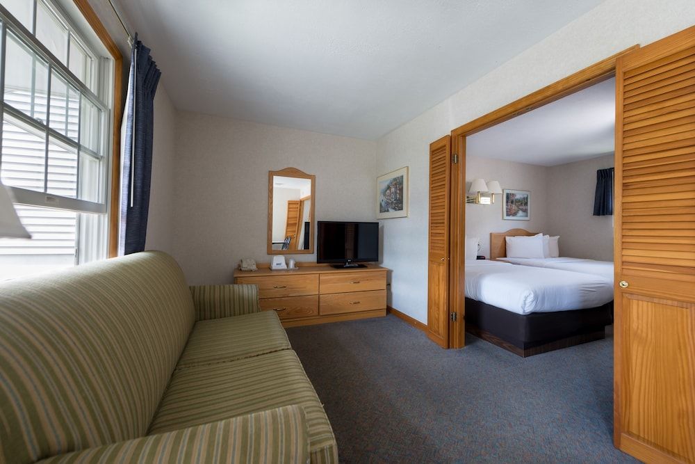 Studio, Non Smoking, Kitchenette (2 Double Beds and 1 Sofa Bed)