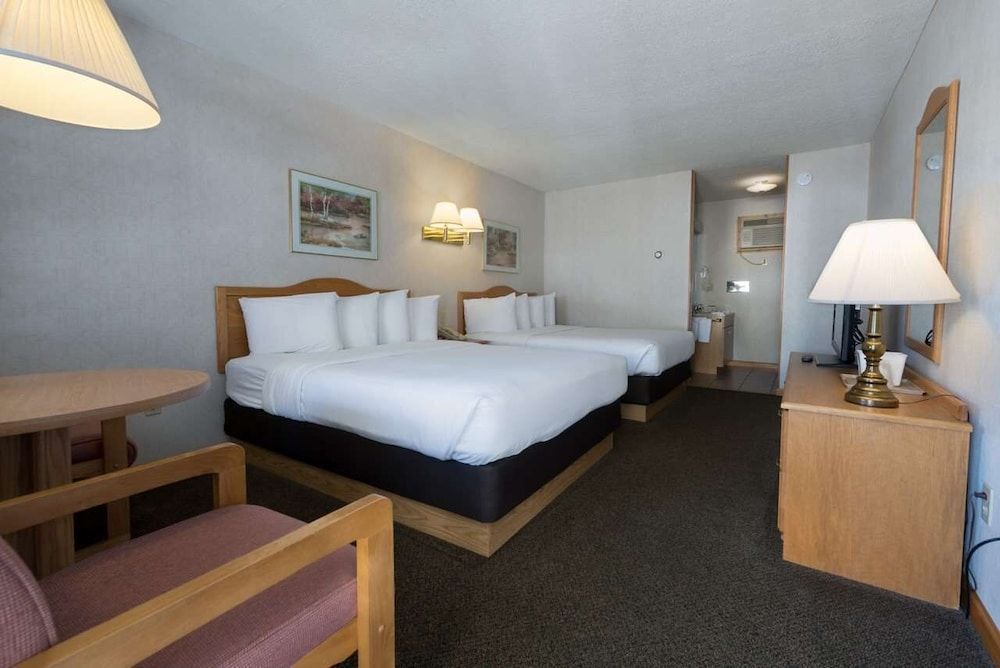Room, 2 Queen Beds, Non Smoking