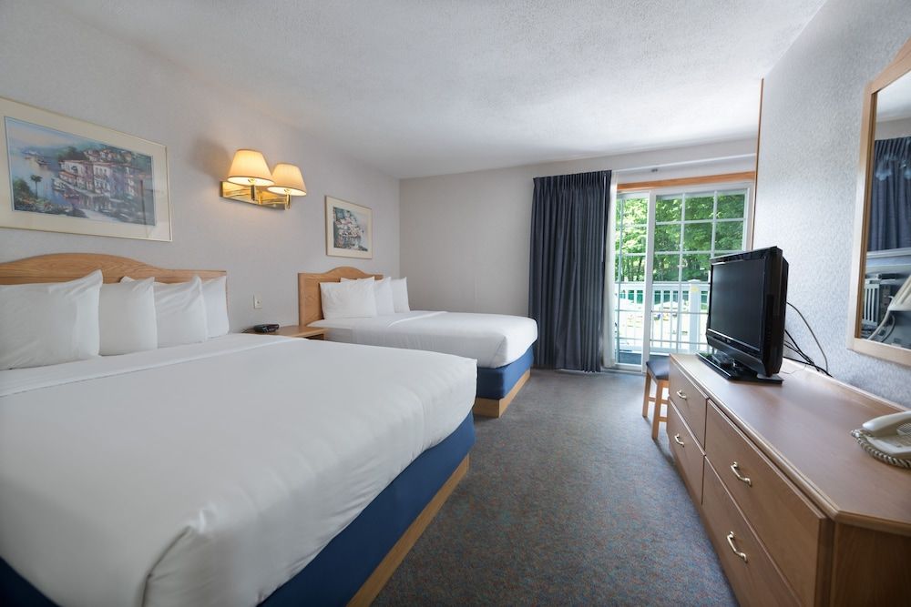Deluxe Suite, 2 Bedrooms, Non Smoking (2 Double Beds and 2 Queen Beds)