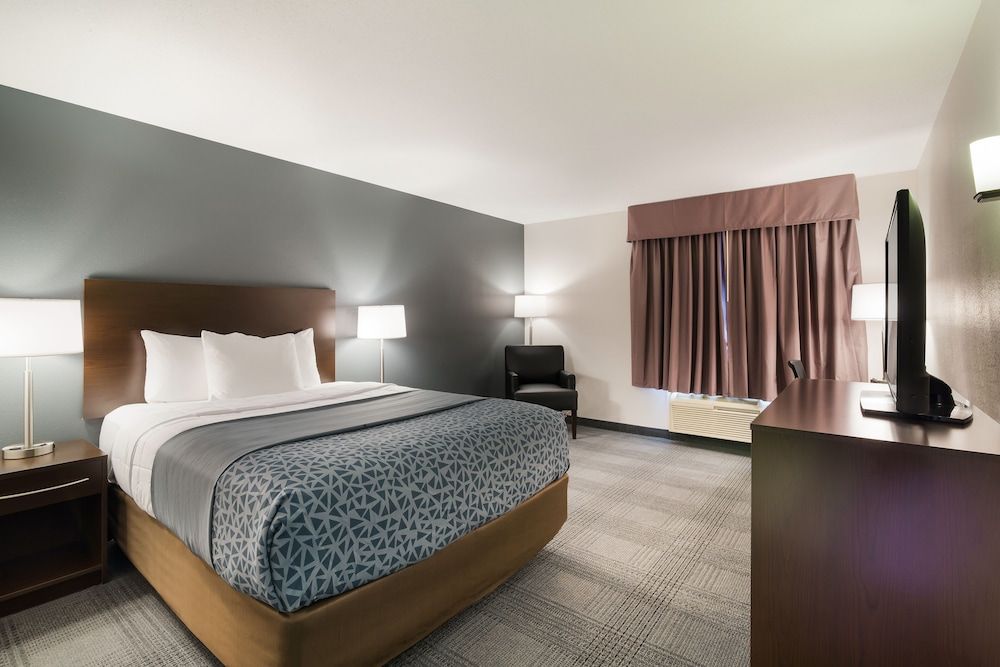 Econo Lodge Williston Room, 1 Queen Bed, Accessible, Non Smoking 3