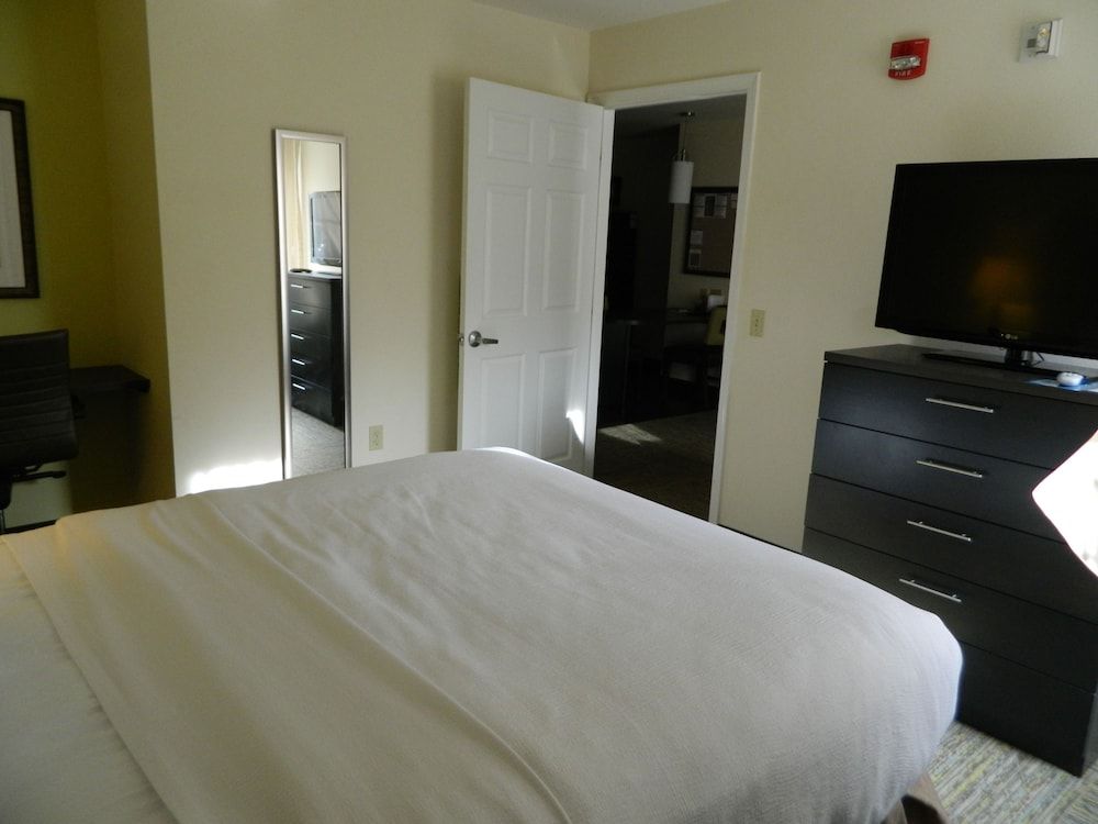 Studio Suite, 1 Queen Bed, Accessible (Mobility, Accessible Tub)