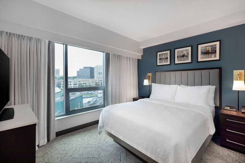 Studio Suite, 1 Queen Bed with Sofa bed, Non Smoking