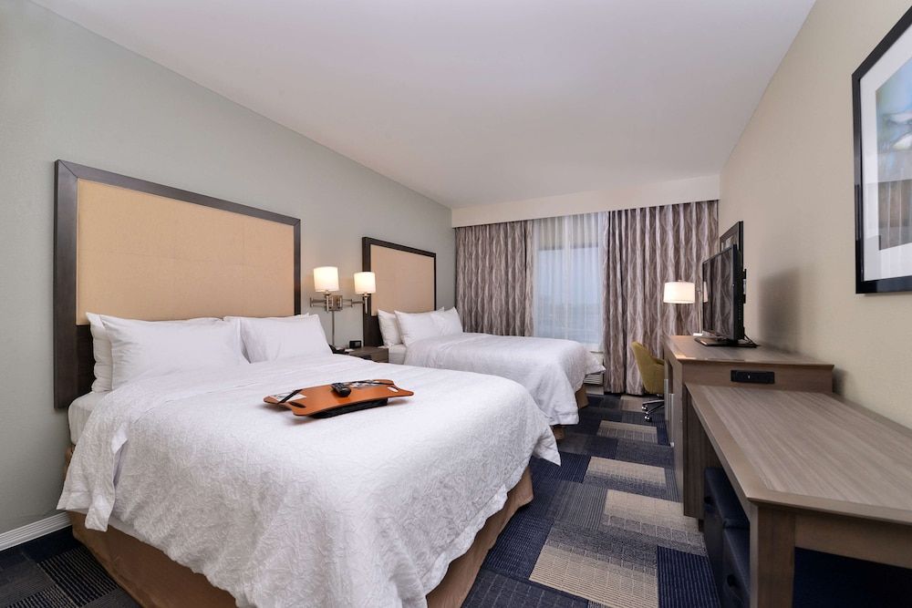 Room, 2 Queen Beds, Accessible, Bathtub