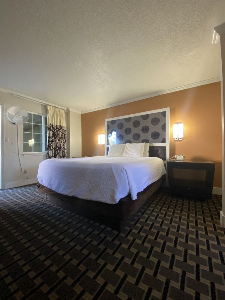 undefined Budget INN At The Heavenly Gondola 5