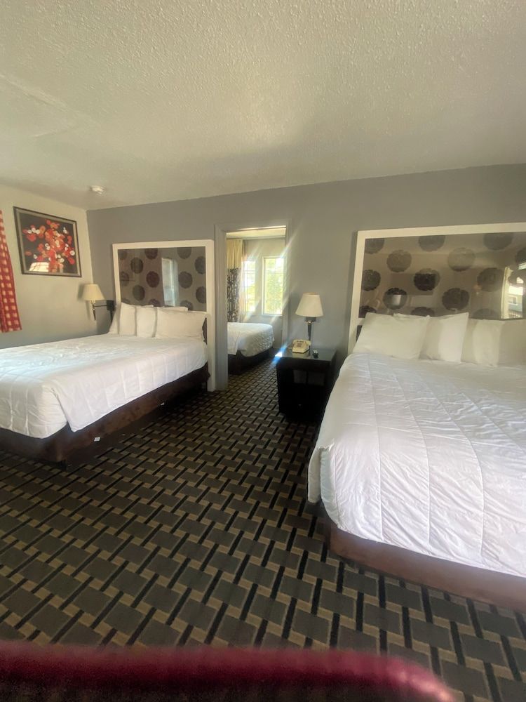 undefined Budget INN At The Heavenly Gondola