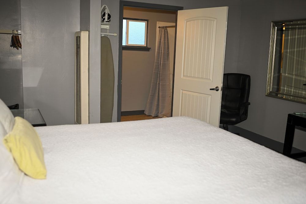 1 King Bed Accessible Non Smoking