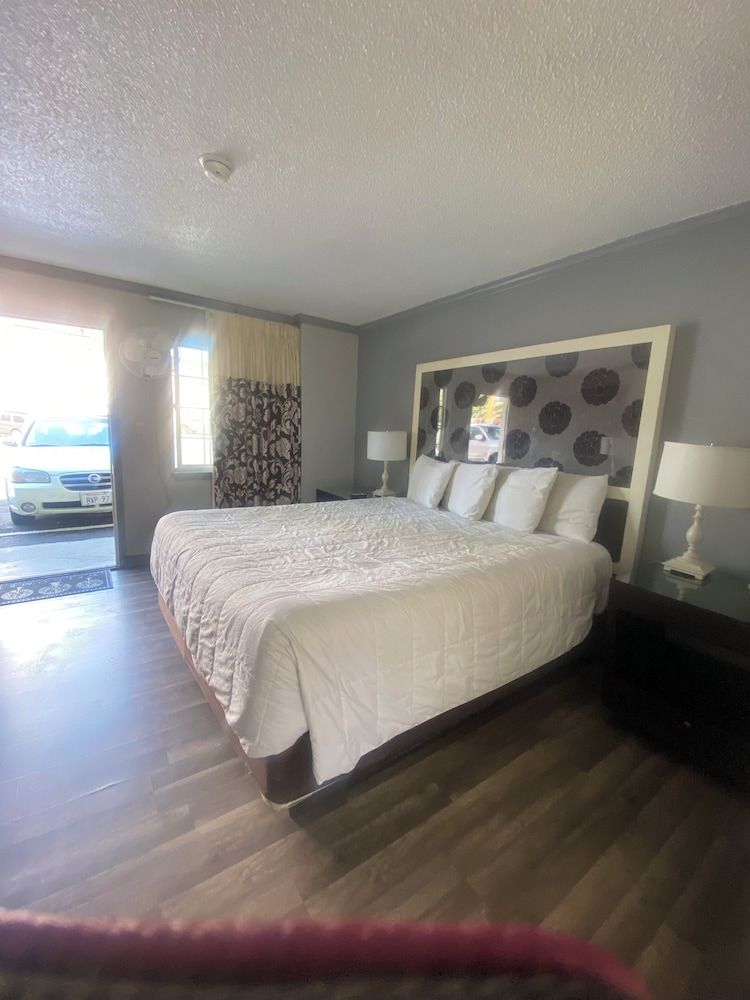 1 King Bed Accessible Non Smoking