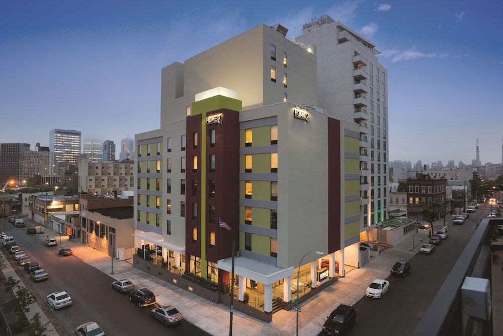 undefined Home2 Suites by Hilton NY Long Island City/Manhattan View 9